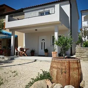 Nyaraló App Rab 217, Banjol